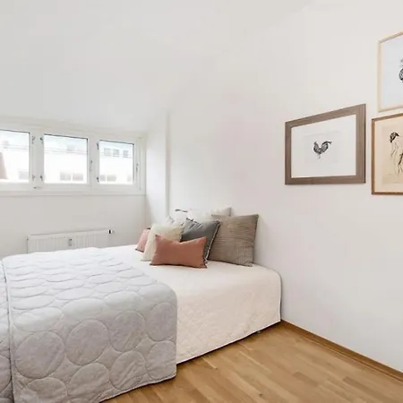 Modern & Spacious 60 Sqm 2-bedroom In アパート