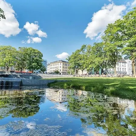 Central, New, 2 Bed Rooms, Fully Furnished * Oslo